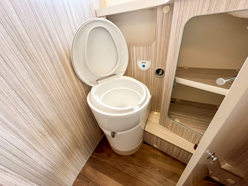 ELNAGH T-LOFT 530-140CV