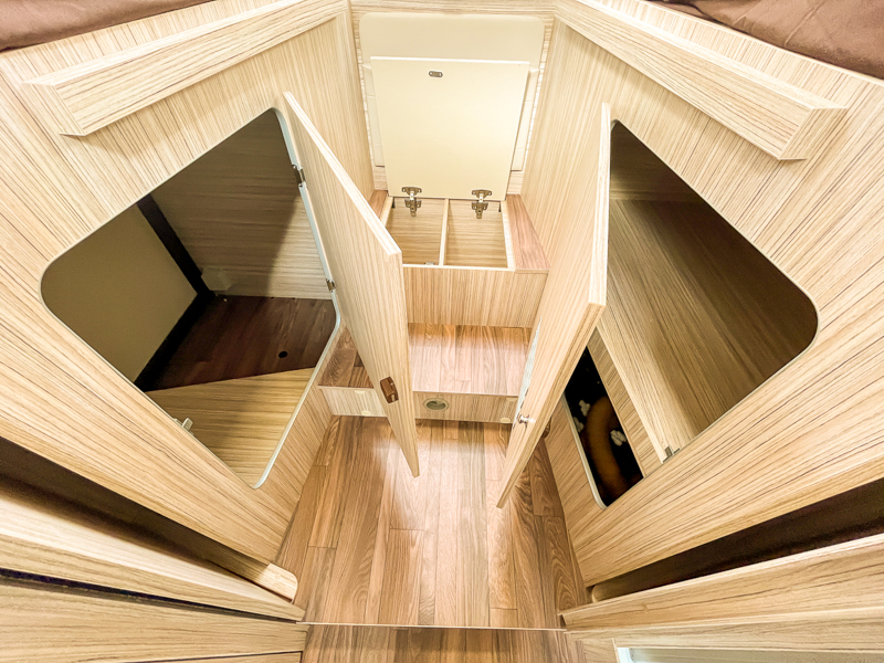 ELNAGH T-LOFT 530-140CV